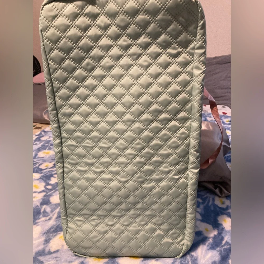 Luxury Large Capacity Duffel Bag with attachable shoulder strap - Picture 5 of 11